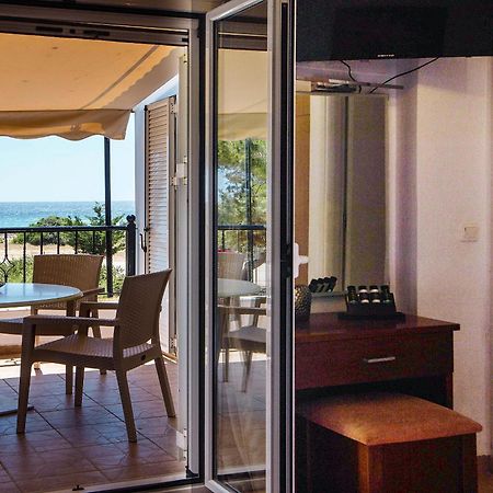 Romanos Beach Villas Екстер'єр фото