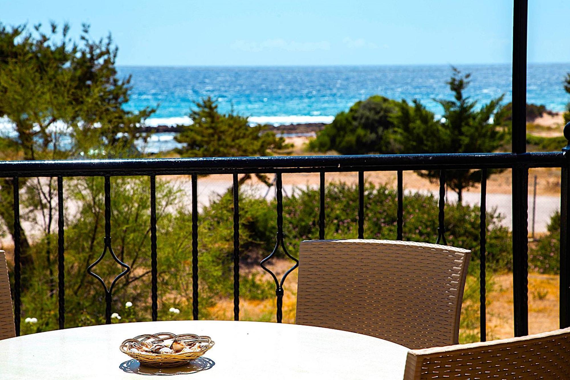 Romanos Beach Villas Екстер'єр фото