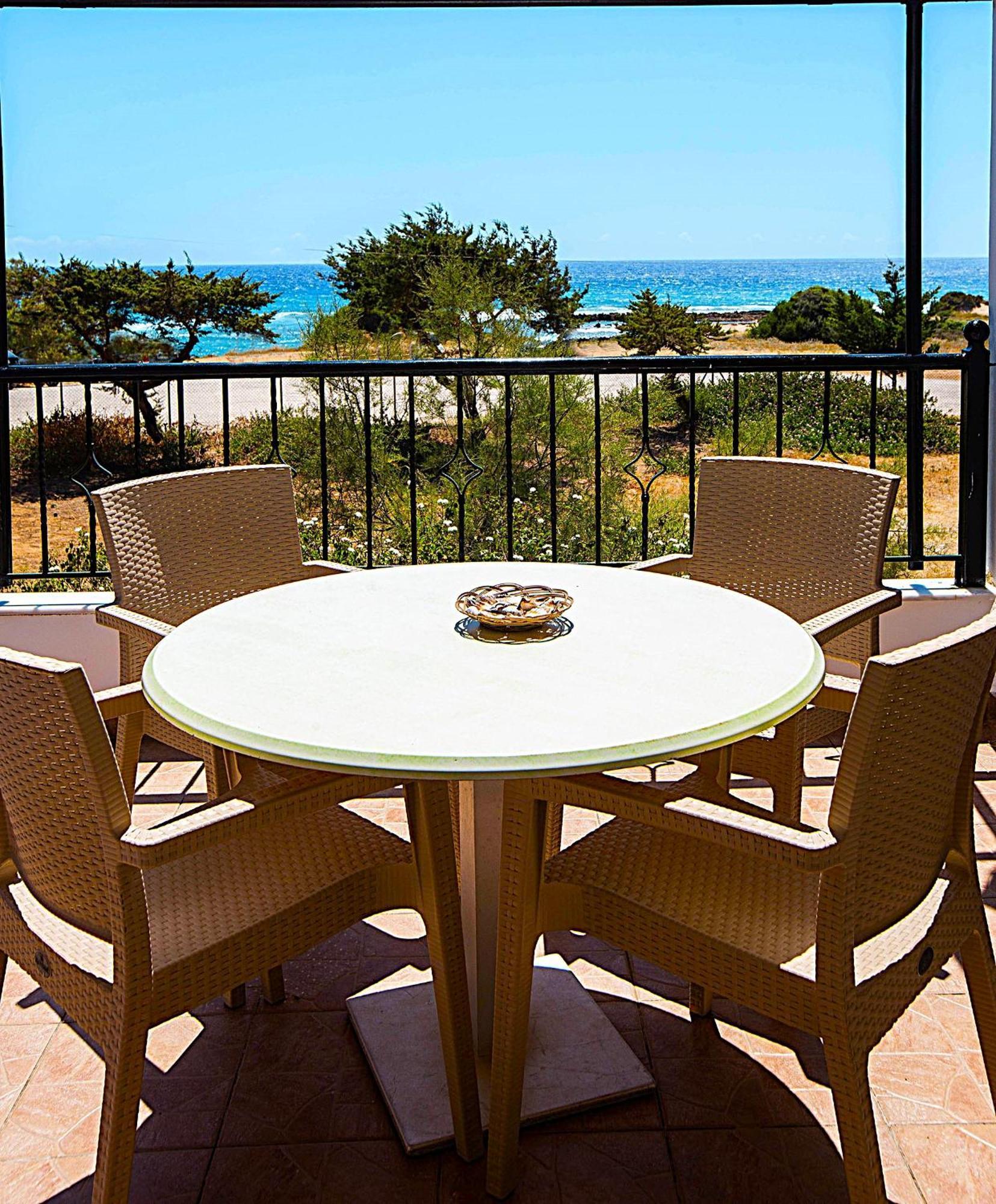 Romanos Beach Villas Екстер'єр фото