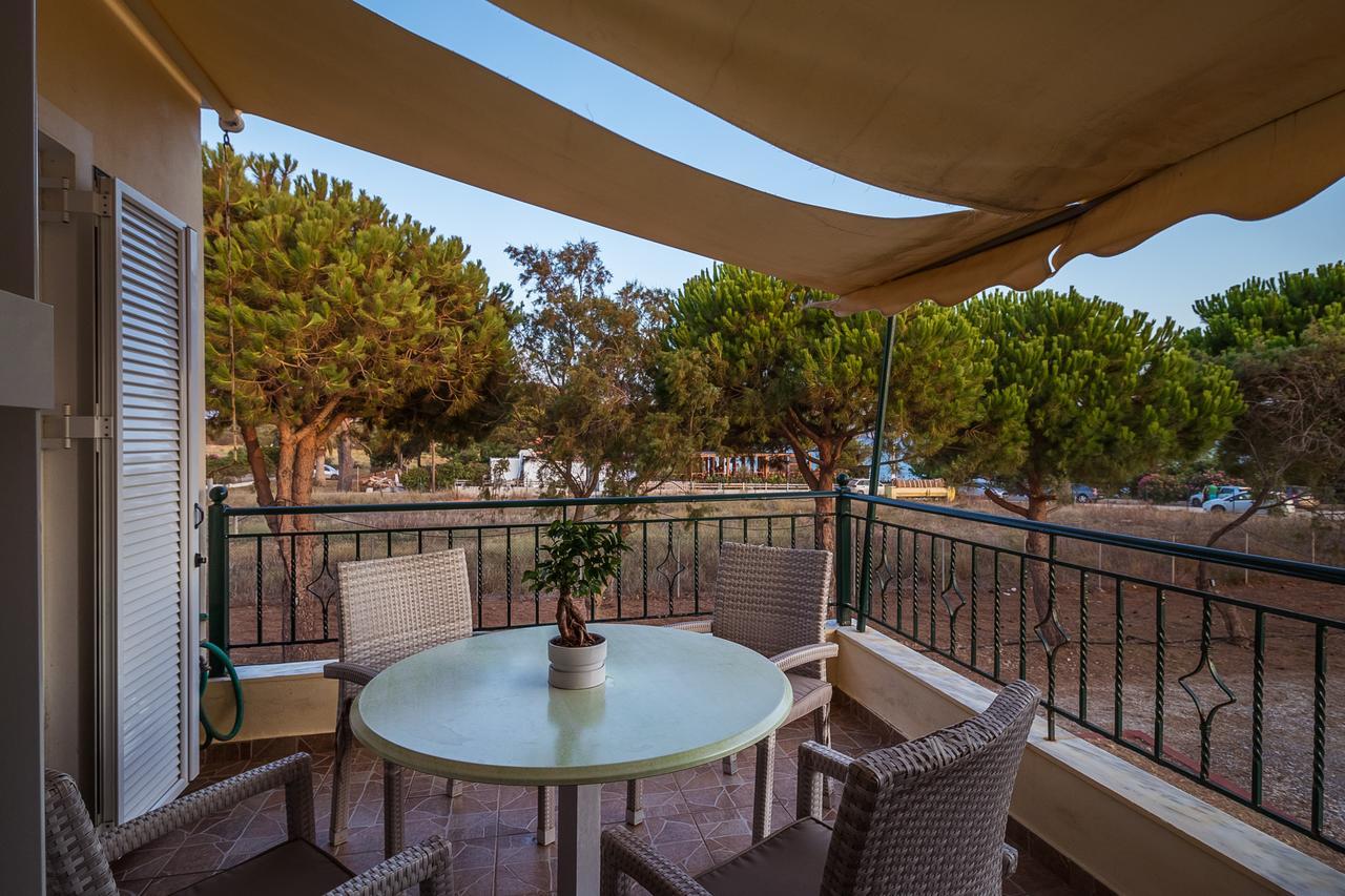 Romanos Beach Villas Екстер'єр фото