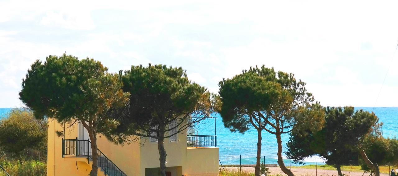 Romanos Beach Villas Екстер'єр фото